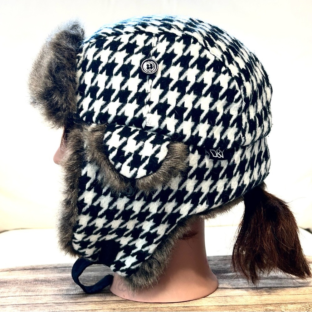 D & Y Black and White Houndstooth and Faux Fur Flapper Hat One Size